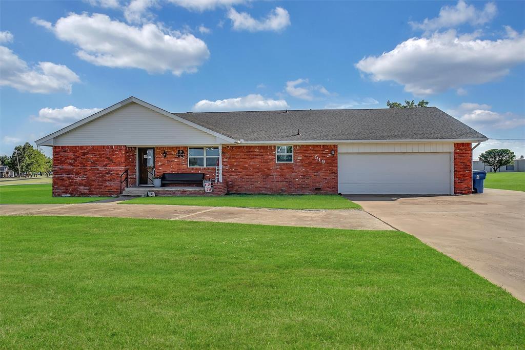 N Symcox St, Cordell, OK 73632