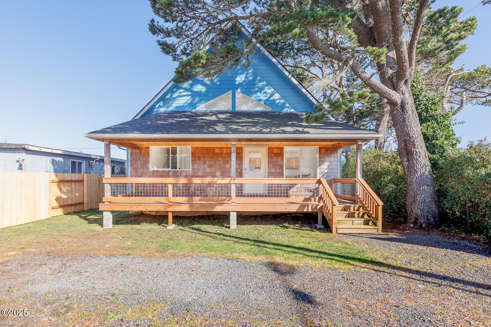 Ne Fayette St, Waldport, OR 97394