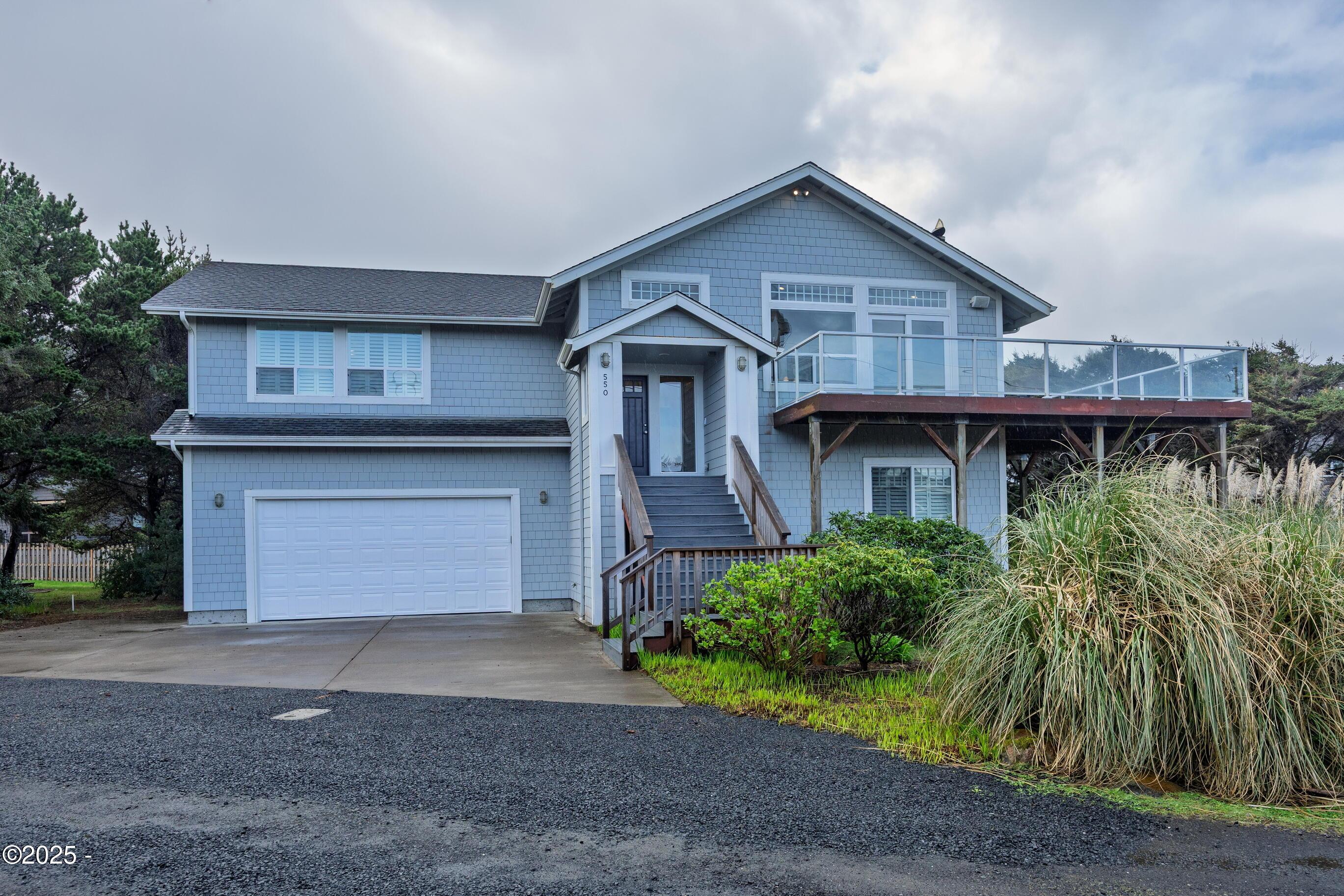 Coolidge Ln, Yachats, OR 97498