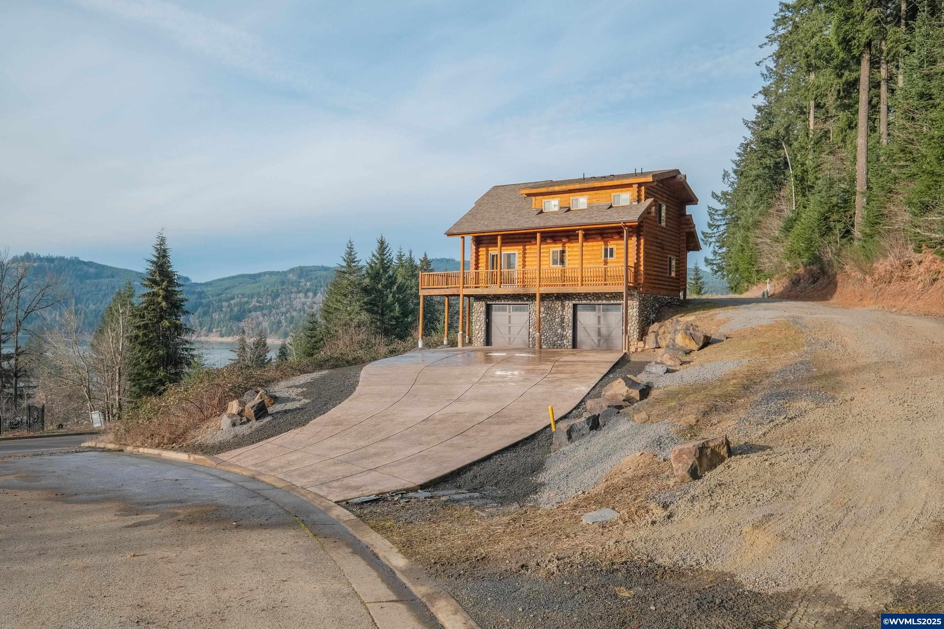 Lakepointe Way, Sweet Home, OR 97386