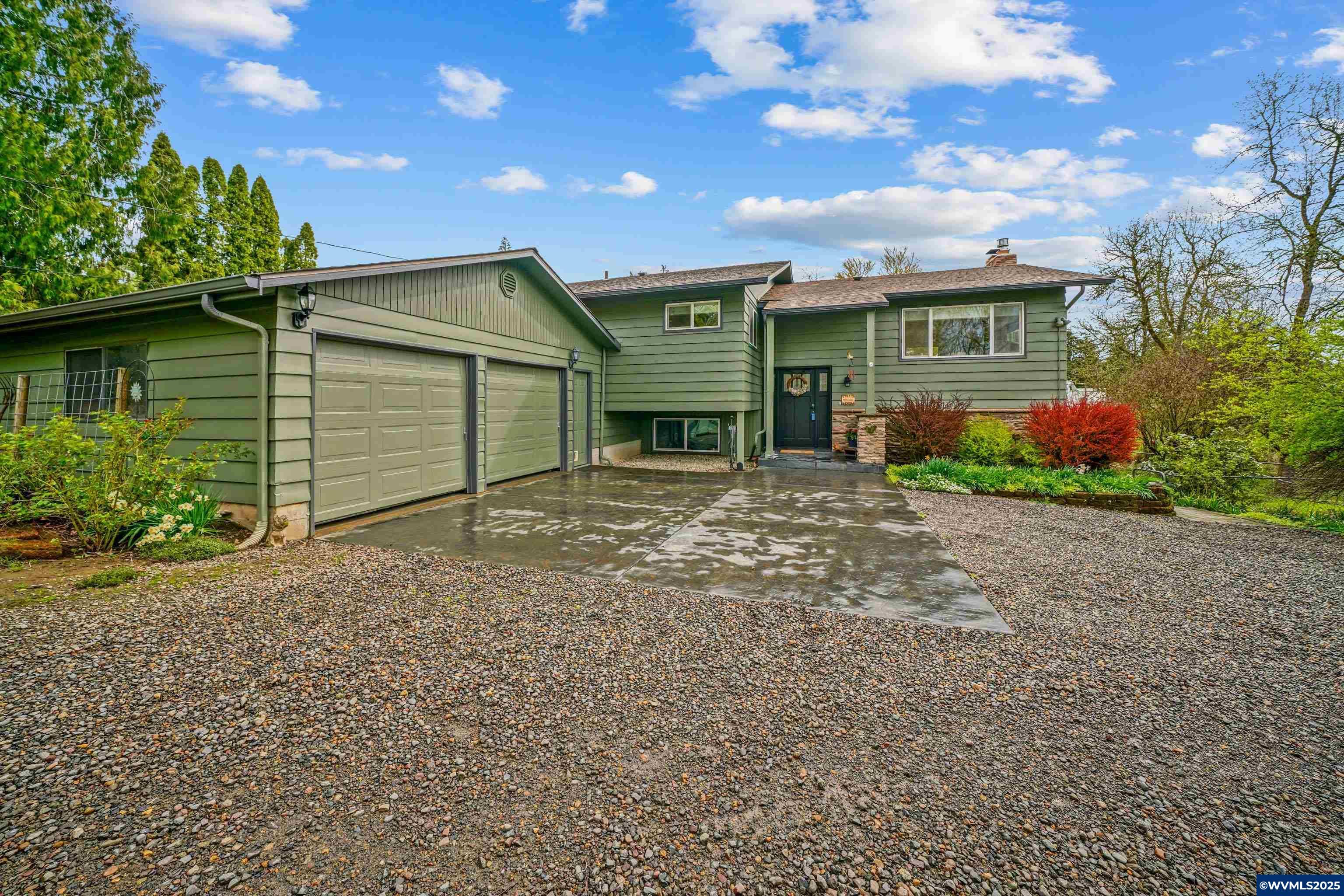 Angle Dr Ne, Salem, OR 97317
