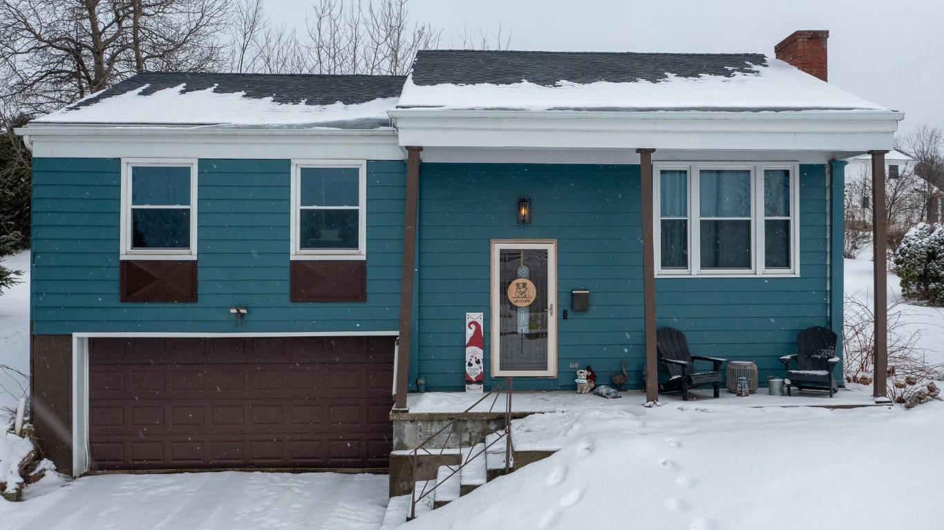 E 44th St, Erie, PA 16504