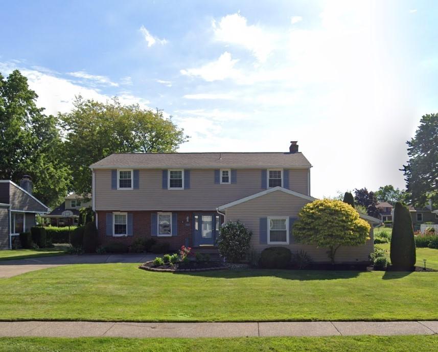 Robinhood Ln, Erie, PA 16509