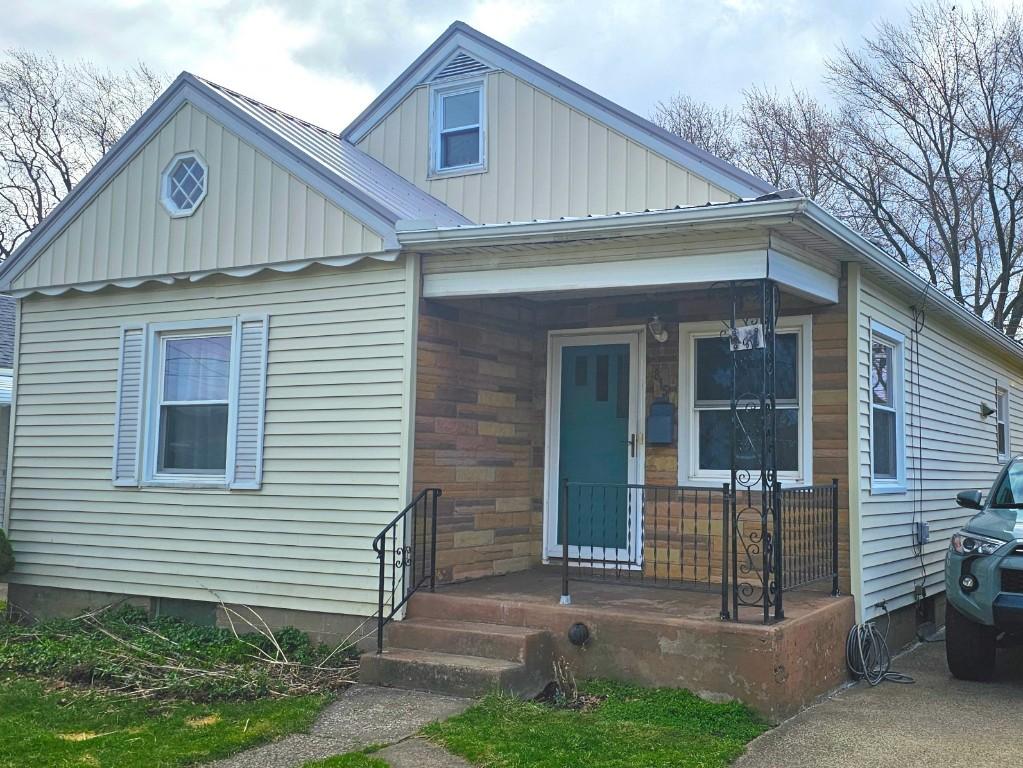E 33rd St, Erie, PA 16504