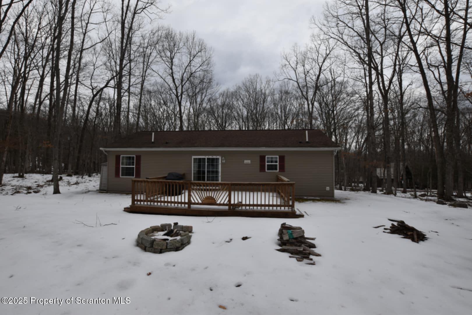 Holiday Dr, White Haven, PA 18661