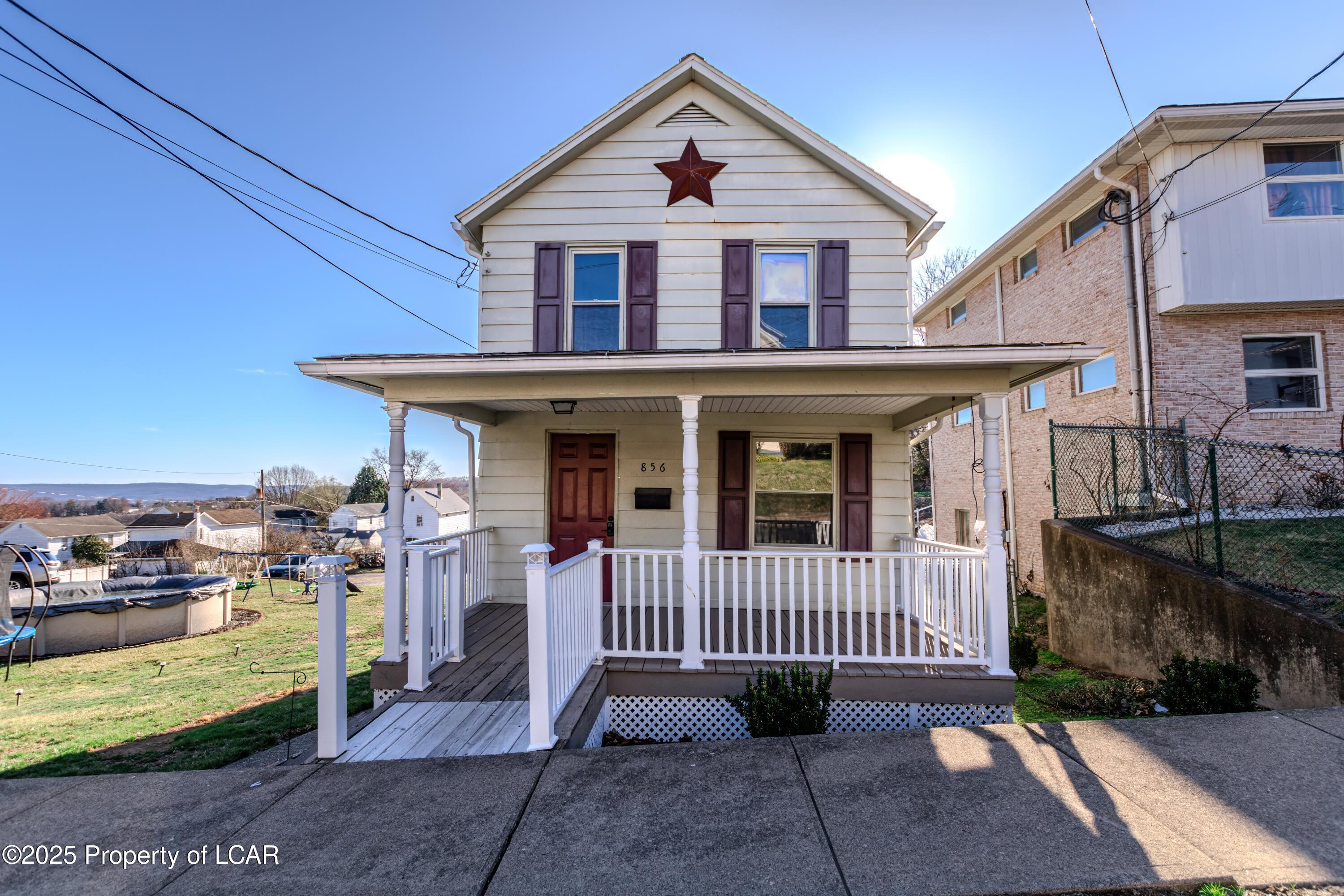 Charles St, Luzerne, PA 18709
