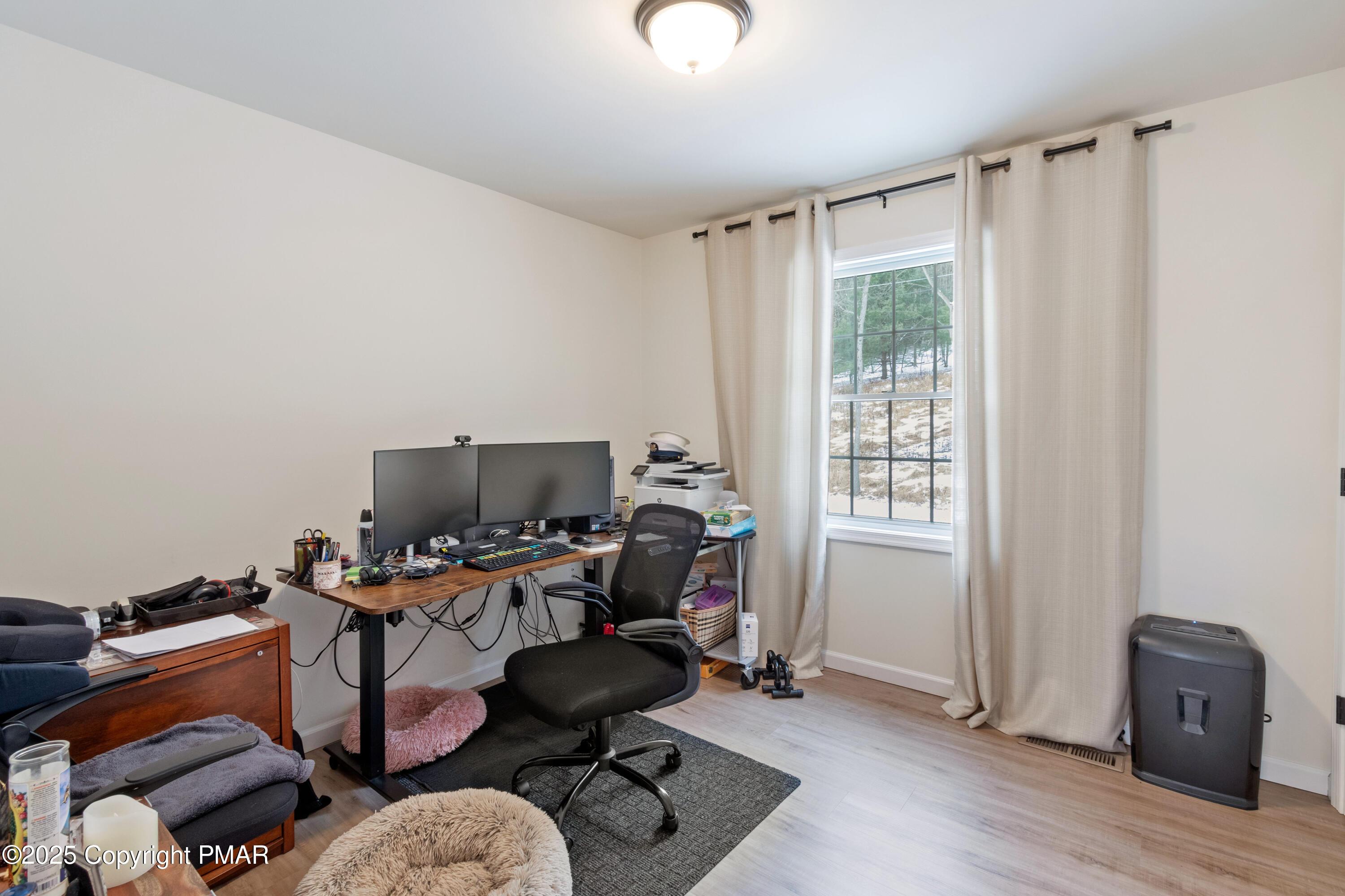 Mountain View Dr, Gilbert, PA 18331