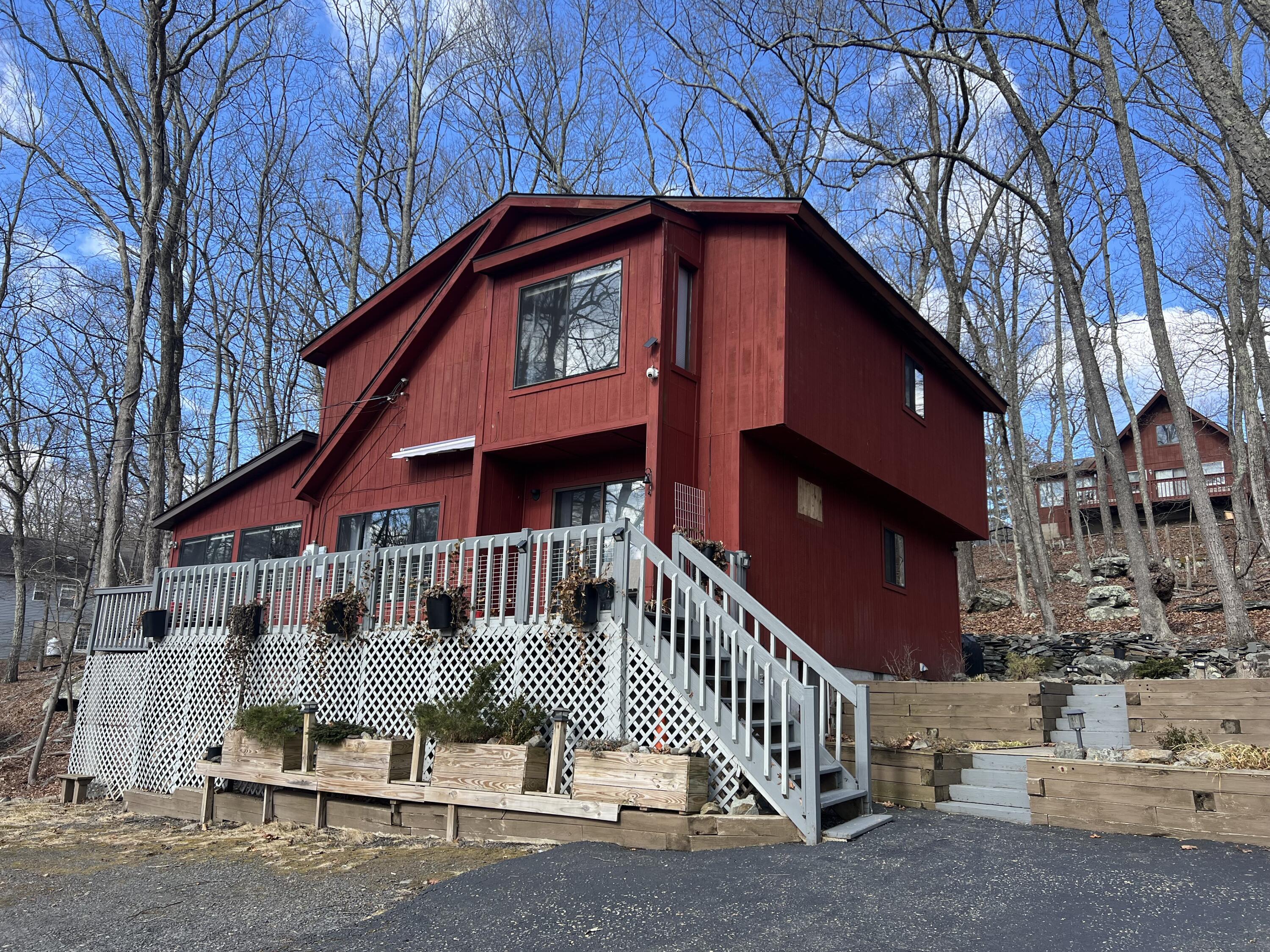 Porter Dr, Bushkill, PA 18324