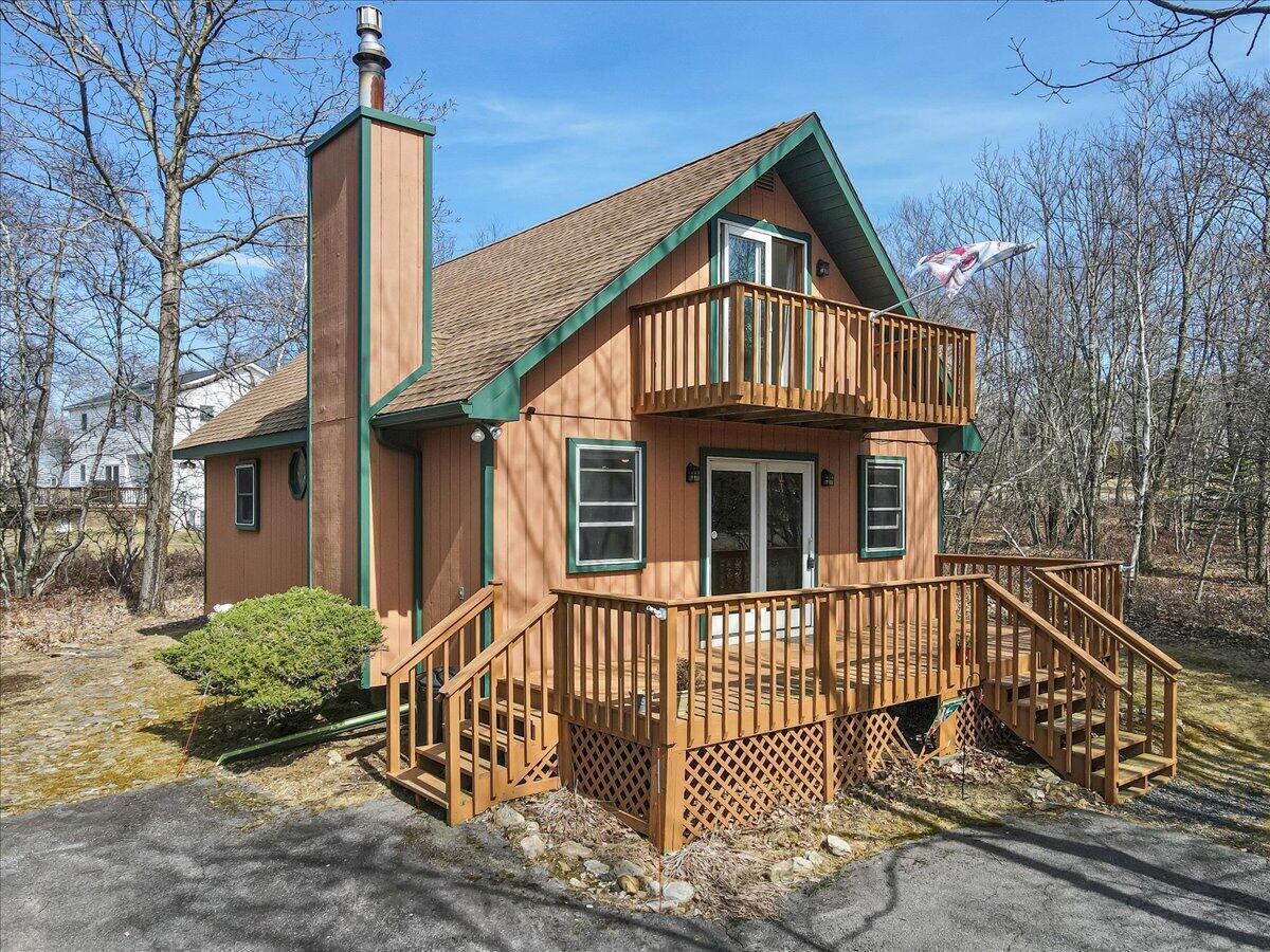 Twisted Oak Ln, Effort, PA 18330