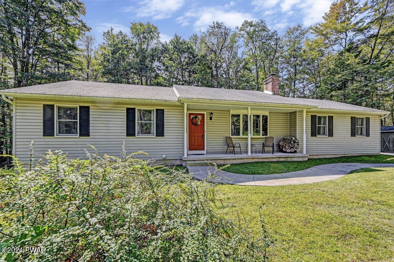 Dolls Ln, Greentown, PA 18426