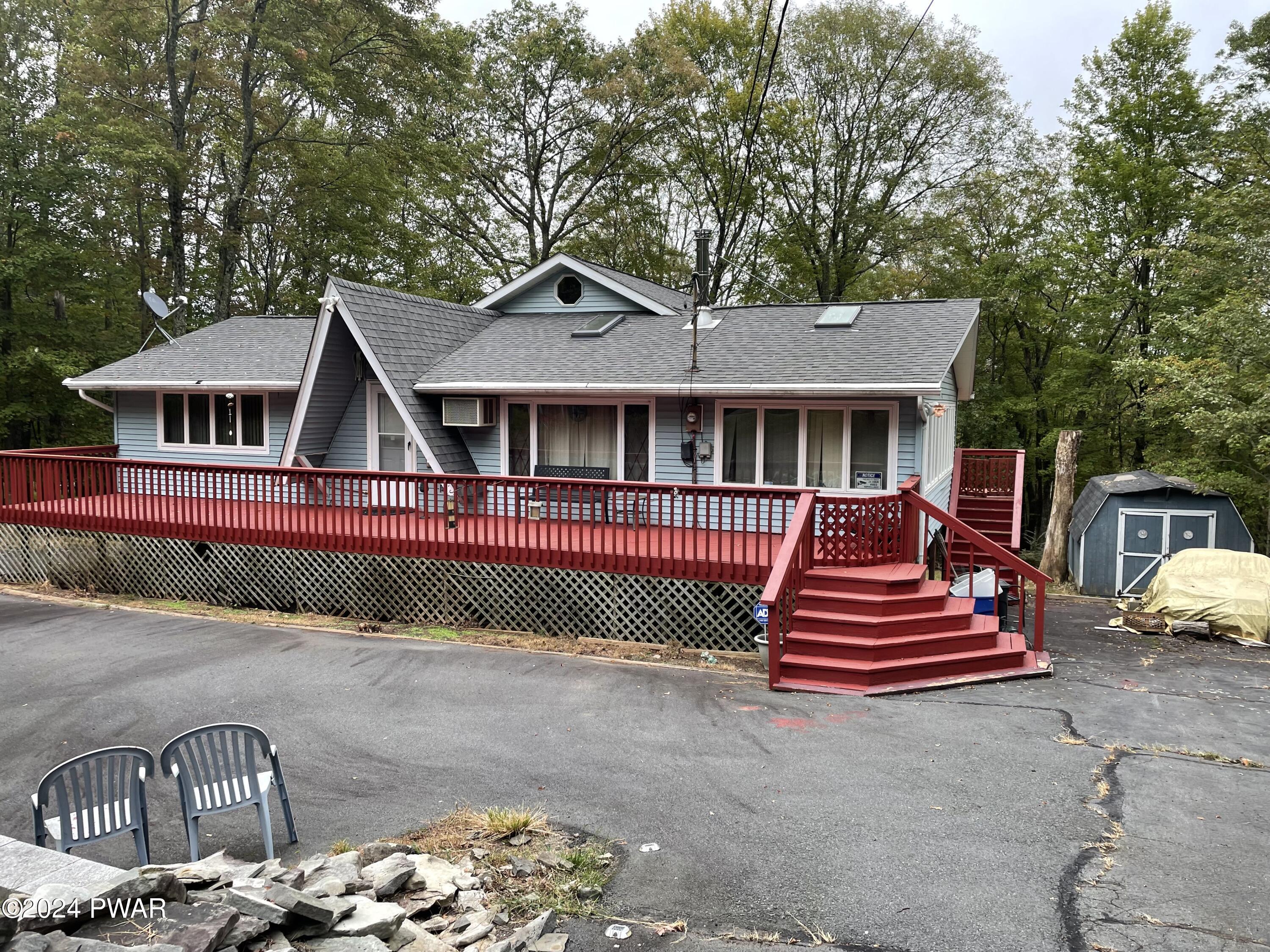 Westwood Dr, Dingmans Ferry, PA 18328