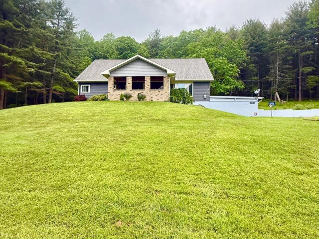 Cobham Park Rd, Warren, PA 16365