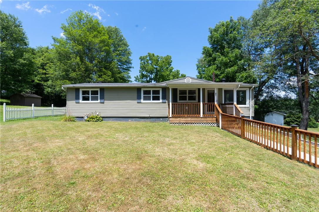 E Butler St, Mercer, PA 16137
