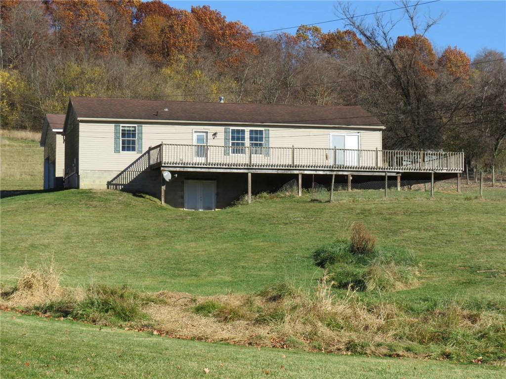 Moore Rd, Washington, PA 15301