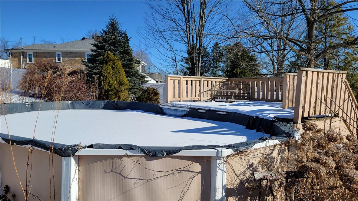 4th Ave, Bridgeville, PA 15017
