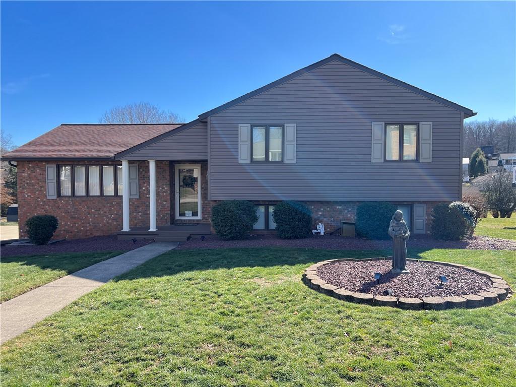 Francis St, Uniontown, PA 15401