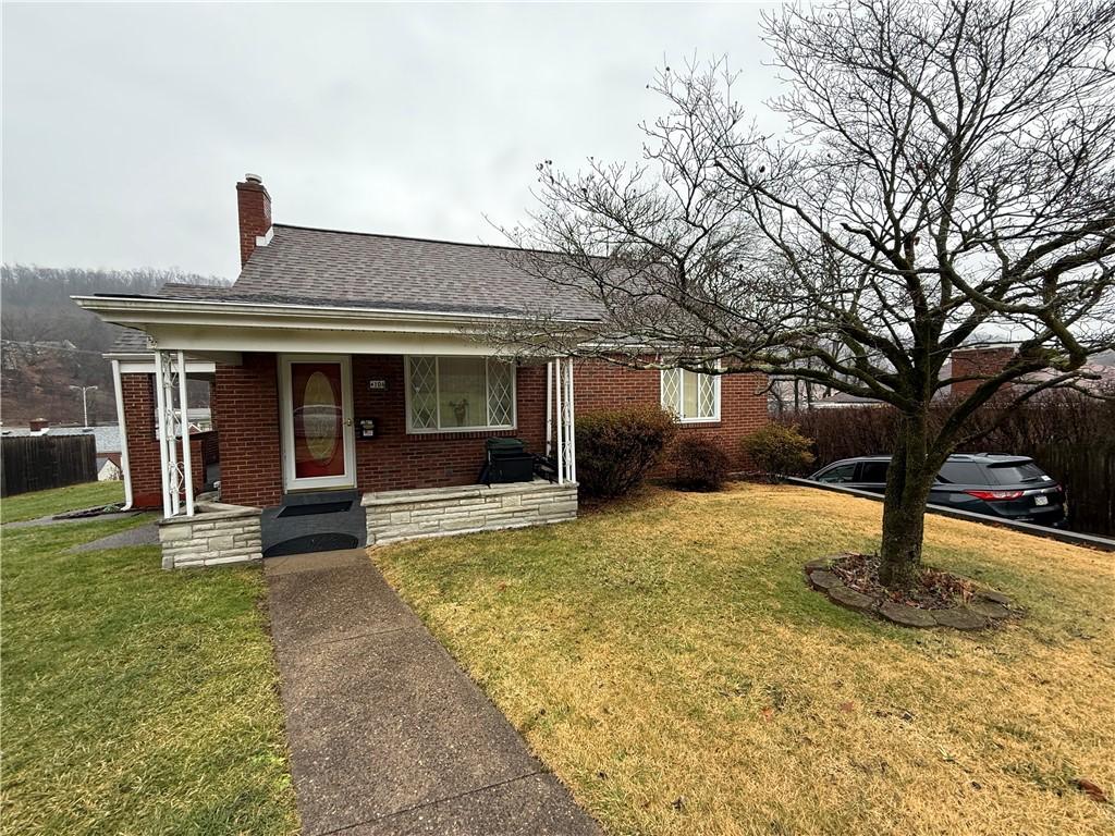Oliver Dr, White Oak, PA 15131
