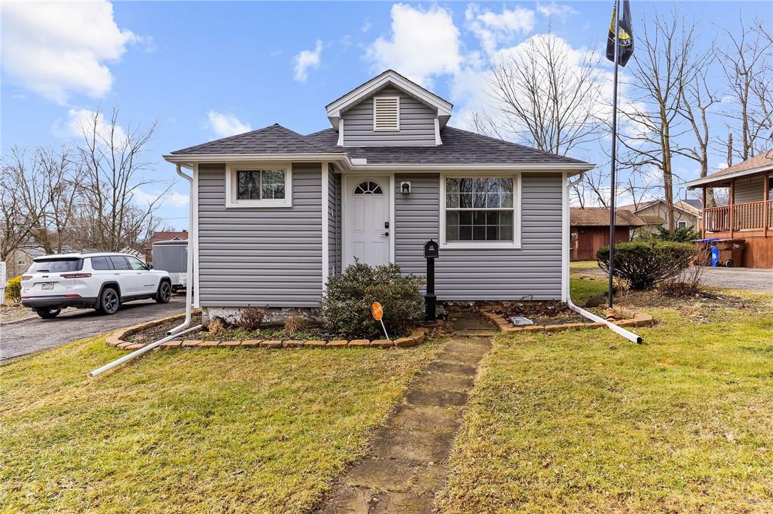 Shilling Ave, Farrell, PA 16121