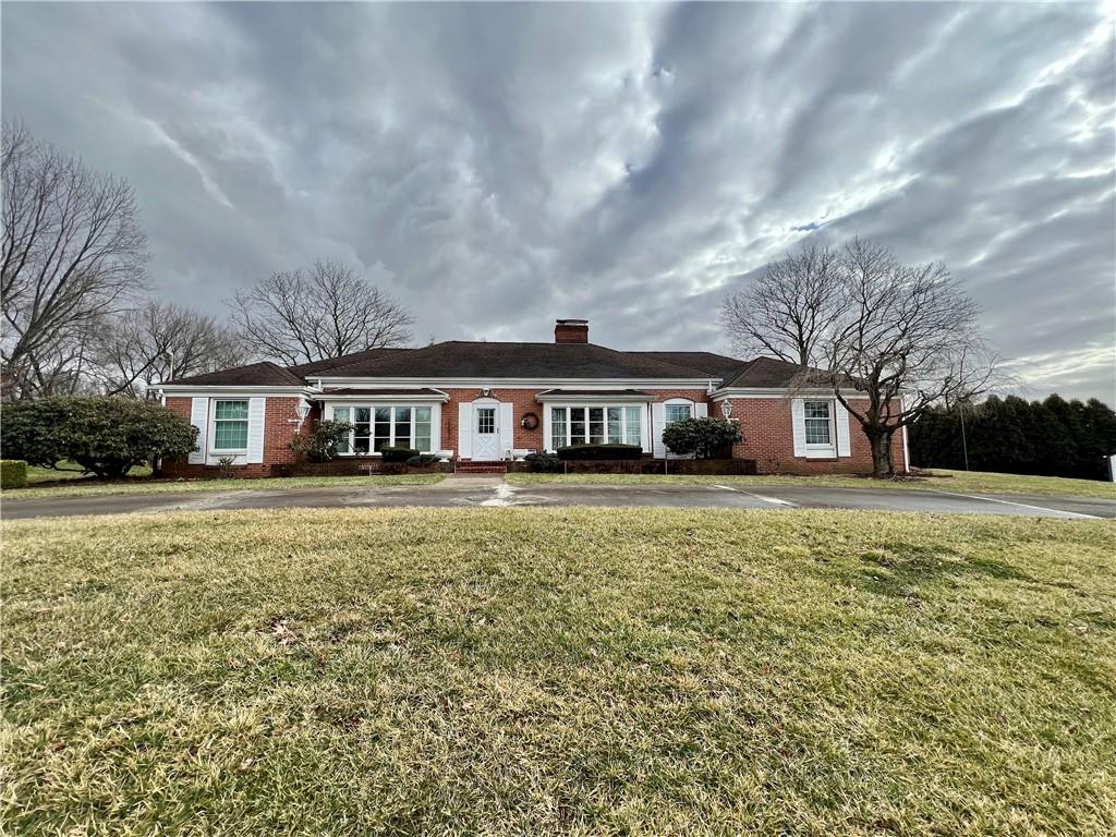 Fruitland Dr, New Castle, PA 16105