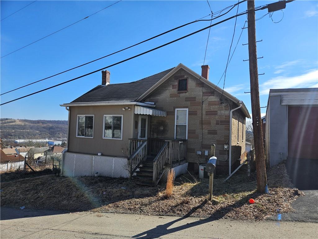 9th St, Donora, PA 15033