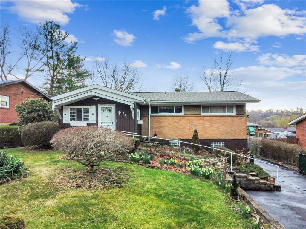 Pinefrost Dr, Monroeville, PA 15146