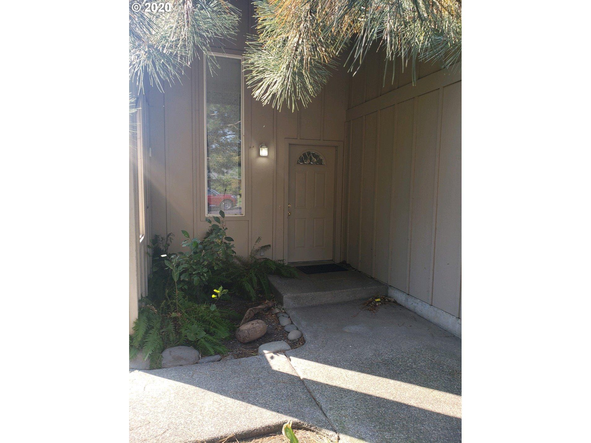 Christel Ln, Oakridge, OR 97463