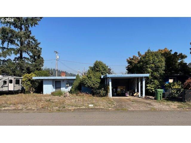 Pennoyer Ave, Cottage Grove, OR 97424