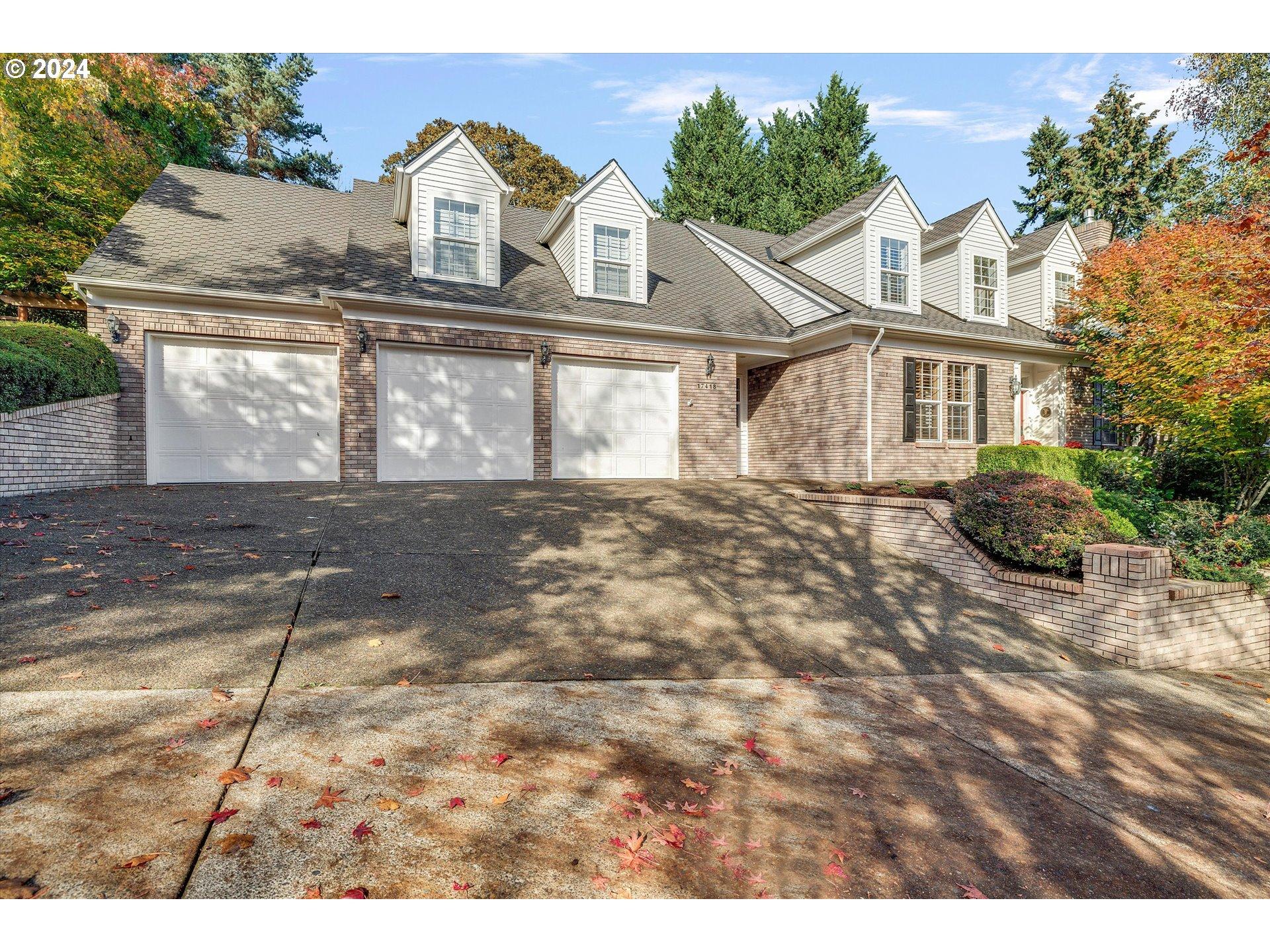 Brookhurst Dr, Lake Oswego, OR 97034