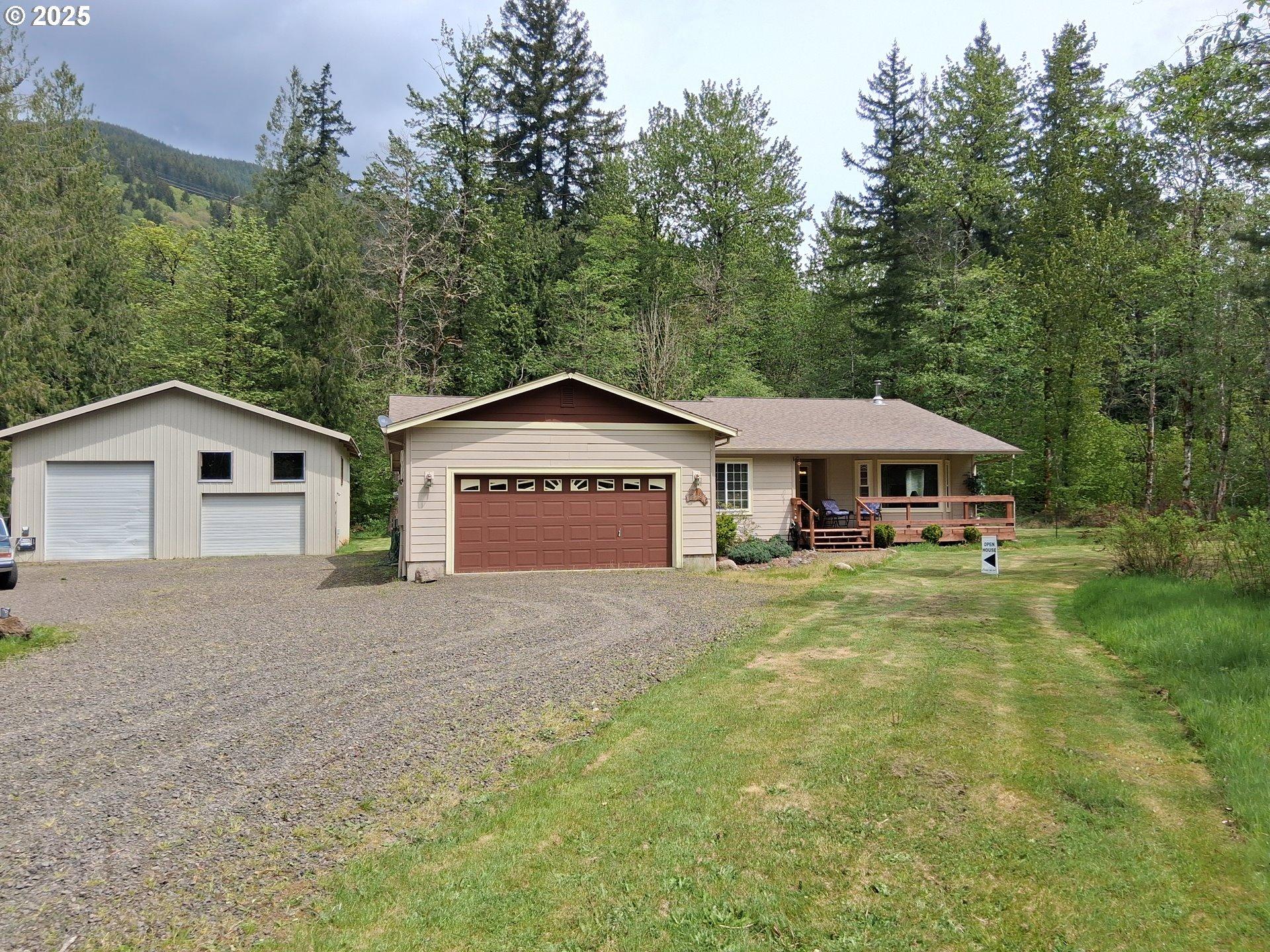 E Yakima Ln, Rhododendron, OR 97049