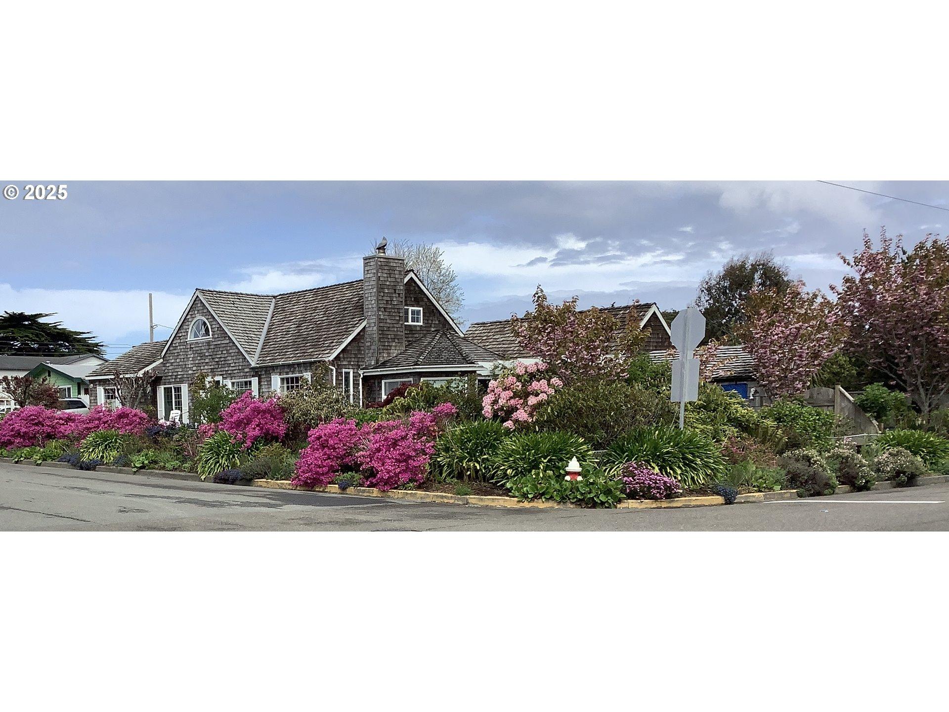 8th St Sw, Bandon, OR 97411