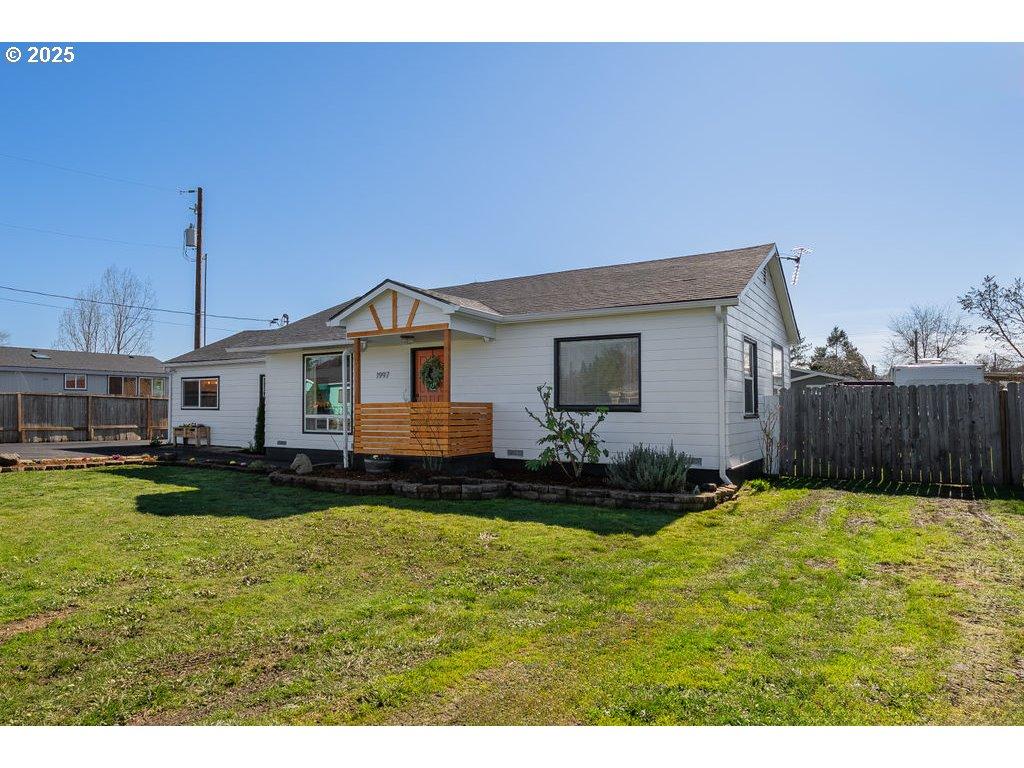 Castle Ave, Roseburg, OR 97471