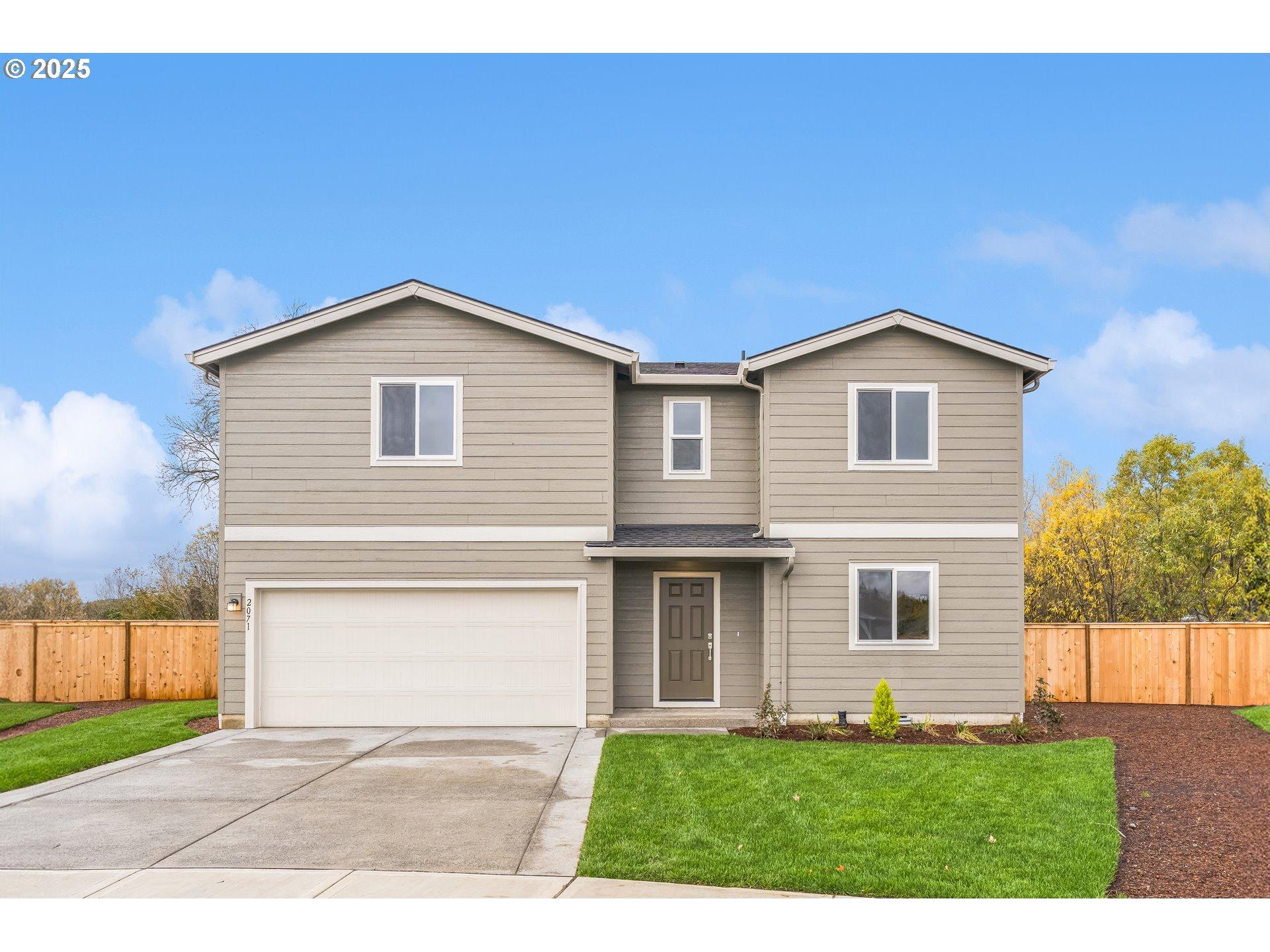Henderson Way, Longview, WA 98632