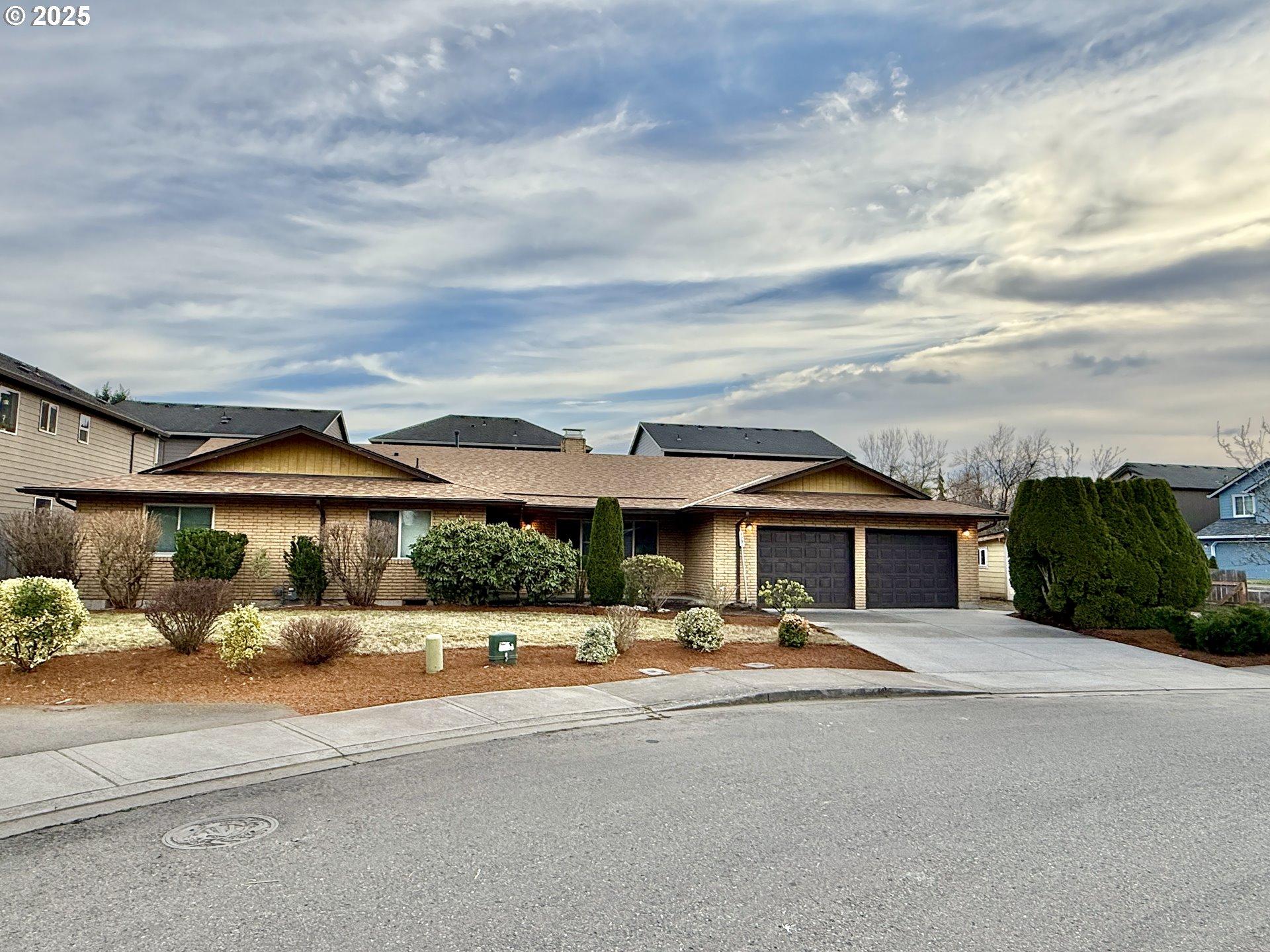 Ne 56th Way, Vancouver, WA 98661