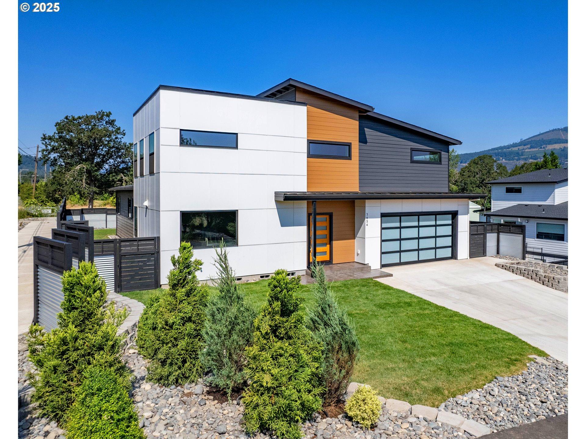 May St, Hood River, OR 97031