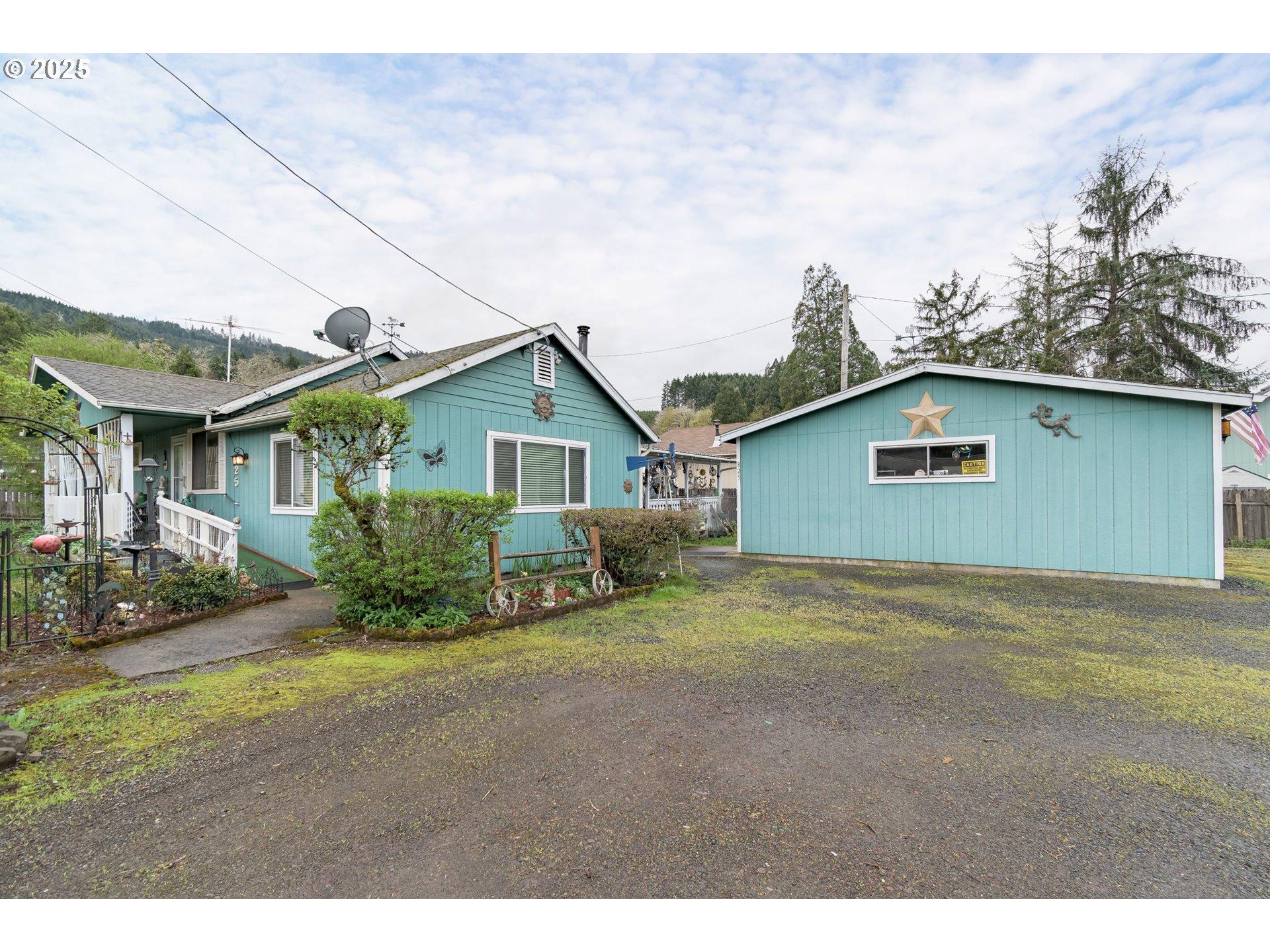 S Cedar St, Drain, OR 97435