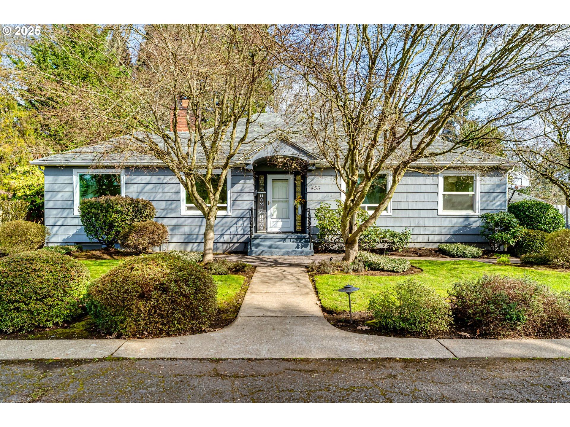 Walnut Ln, Eugene, OR 97401