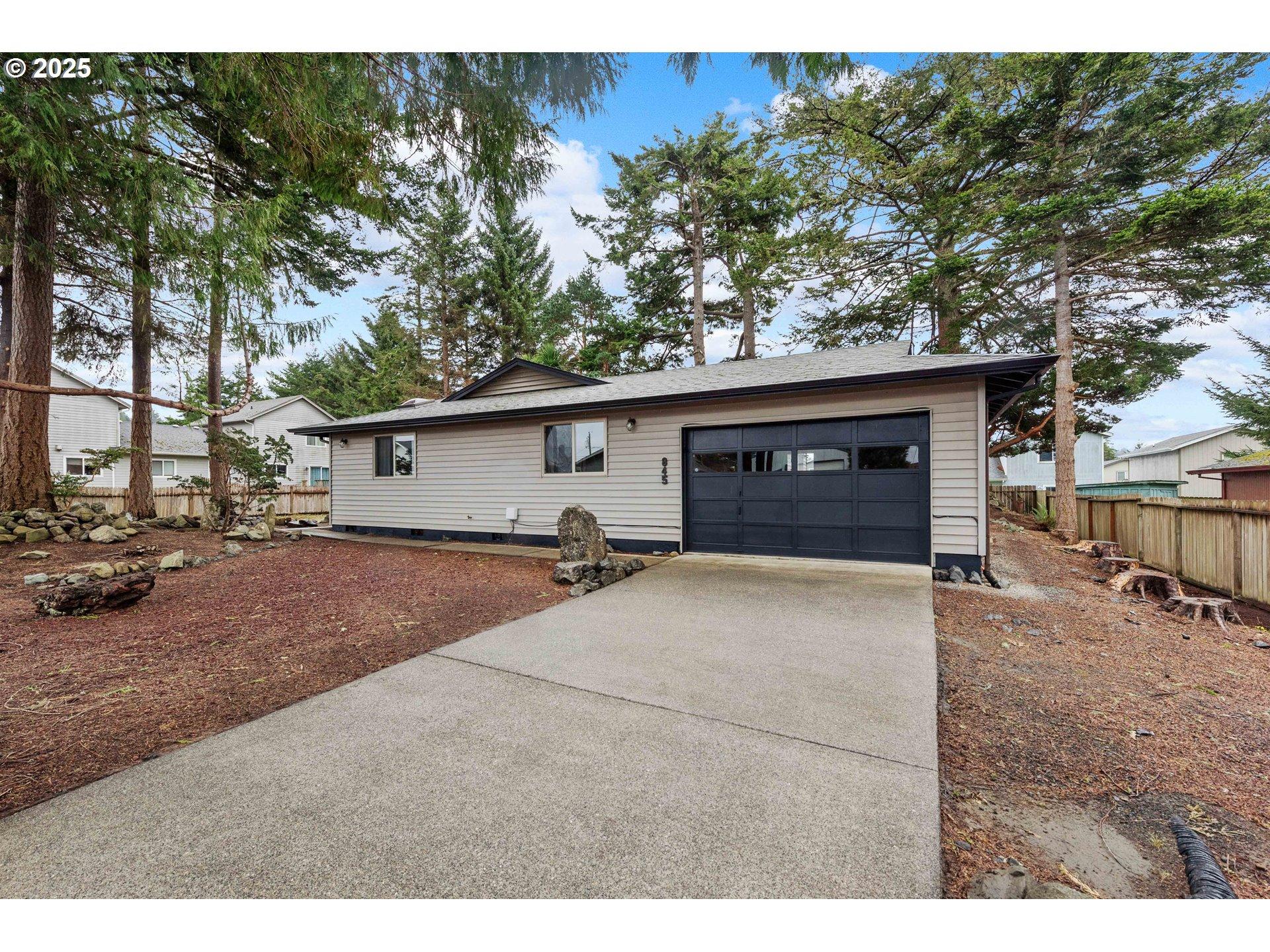 Webster Ave, Coos Bay, OR 97420
