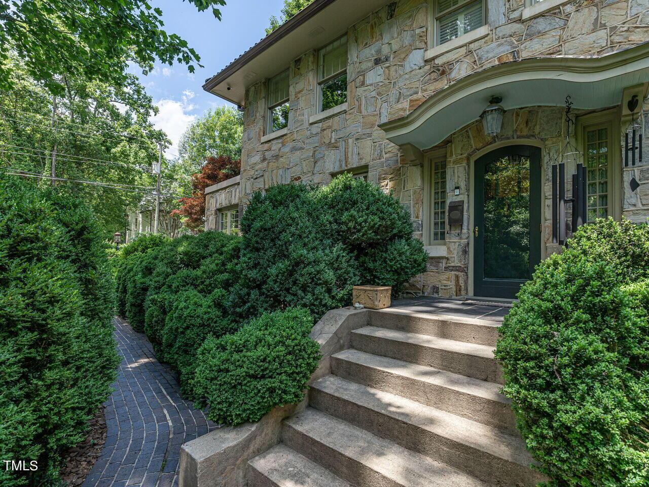 Kenmore Dr, Raleigh, NC 27608