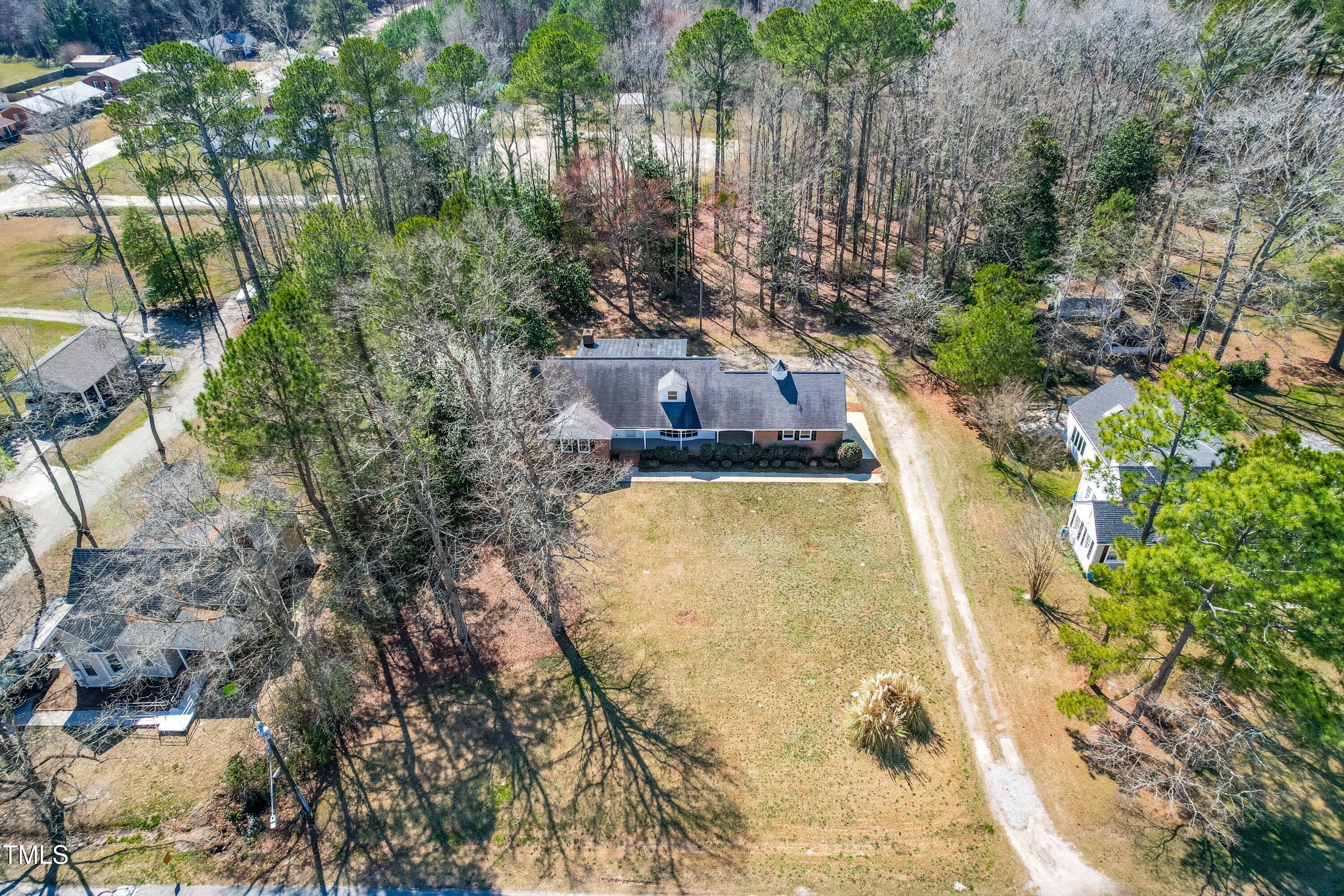 E 2nd St, Kenly, NC 27542