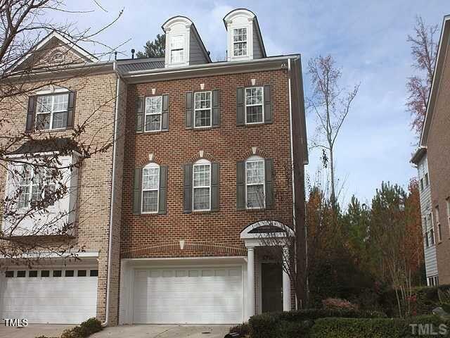 Bridgegate Dr, Cary, NC 27519