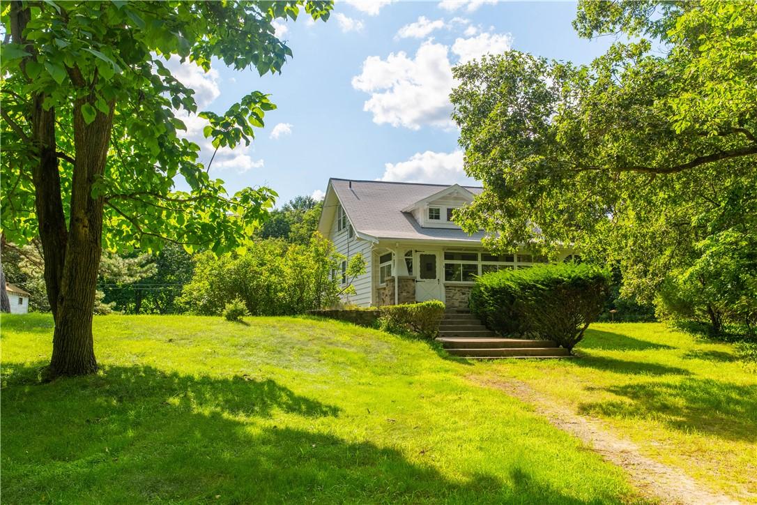 Hardig Rd, Warwick, RI 02886