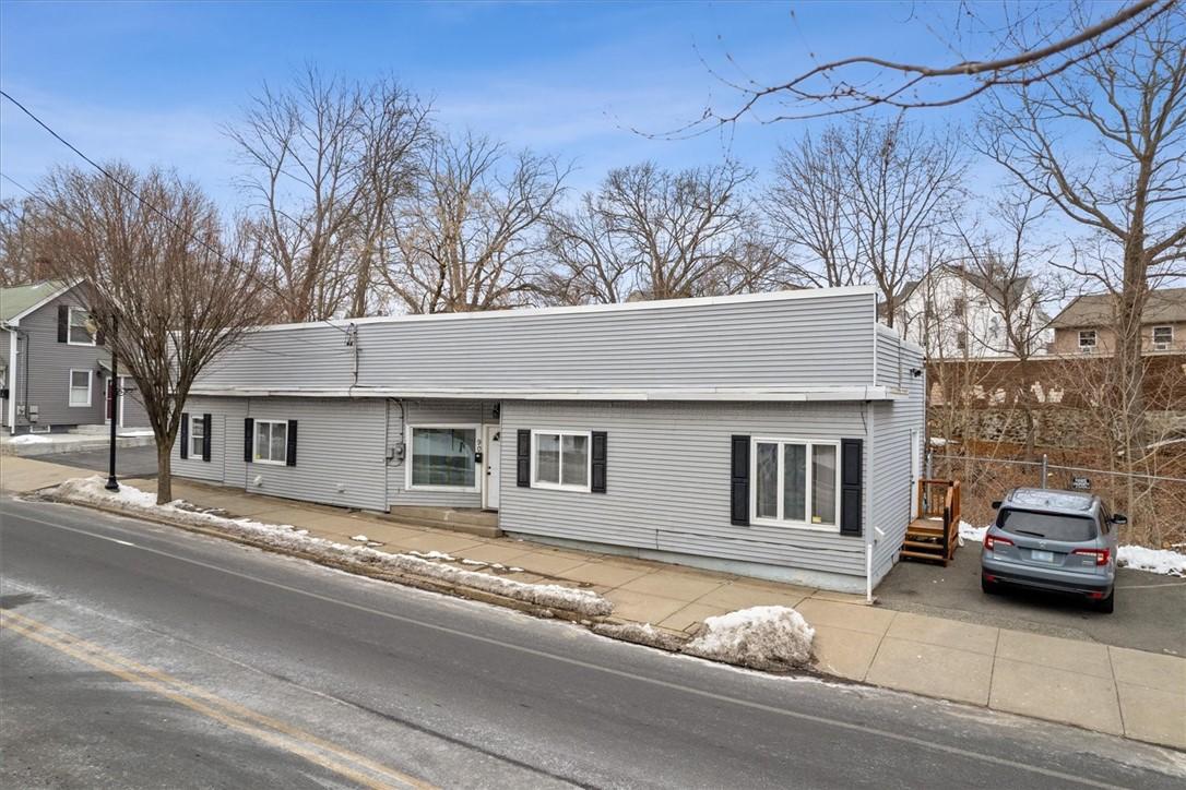 Hamlet Ave, Woonsocket, RI 02895