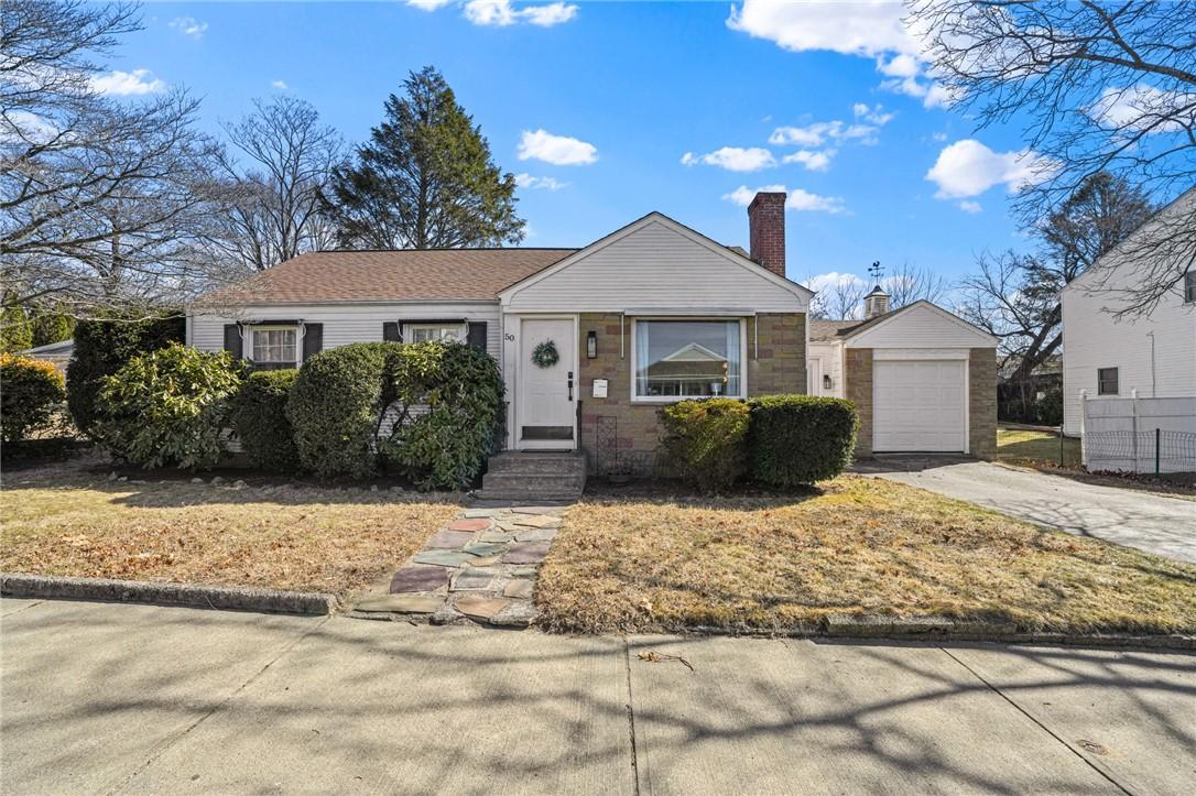 Charlton Ave, Pawtucket, RI 02860