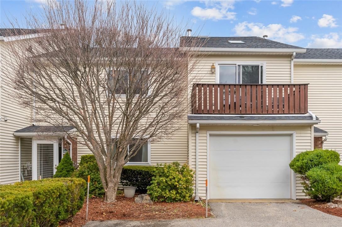 Halifax Dr, Warwick, RI 02886