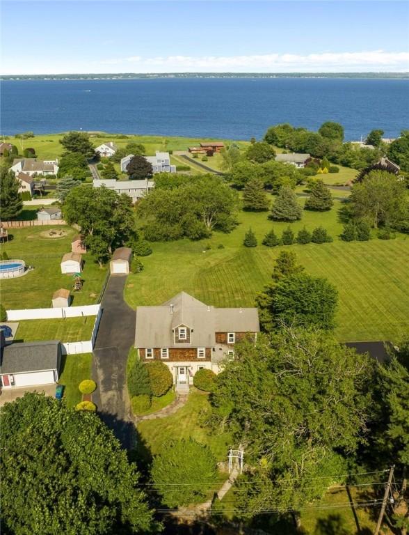 Lighthouse Ln, Warwick, RI 02889