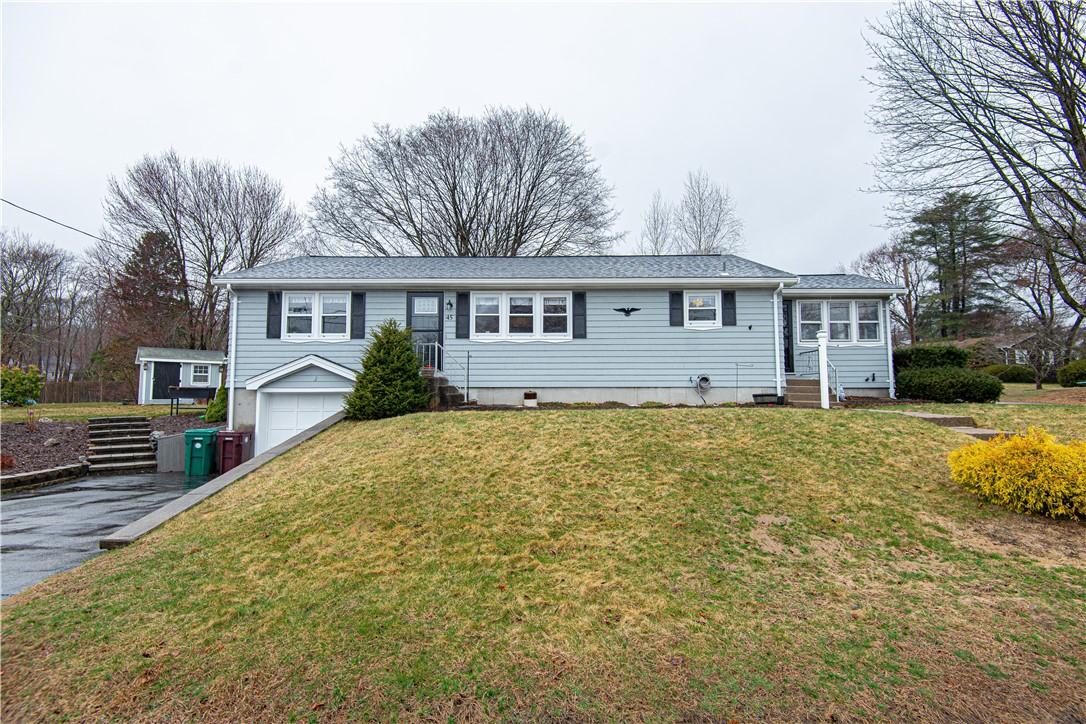 Thibeault Ave, Woonsocket, RI 02895