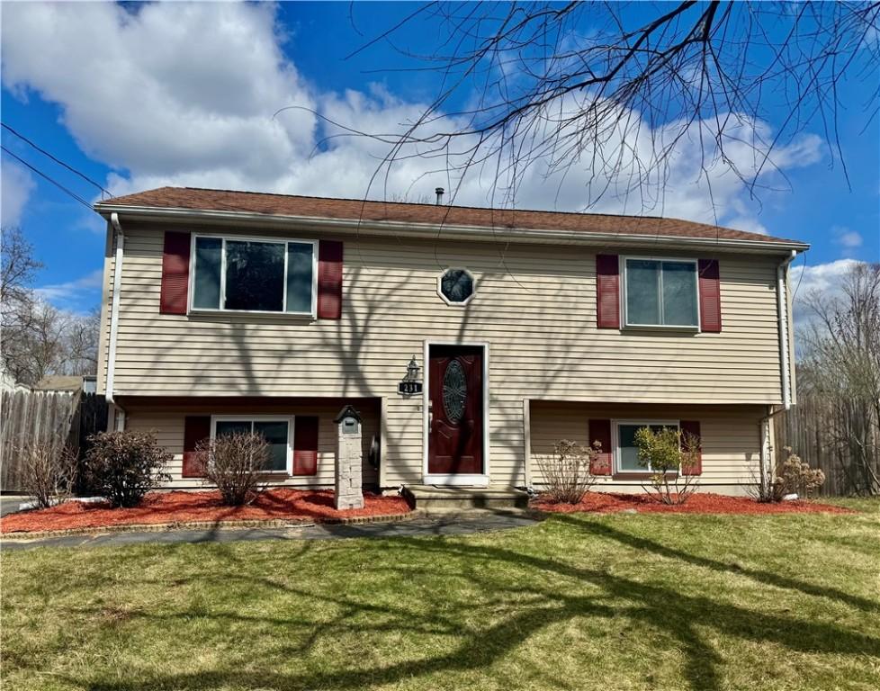 Smith St, Warwick, RI 02886
