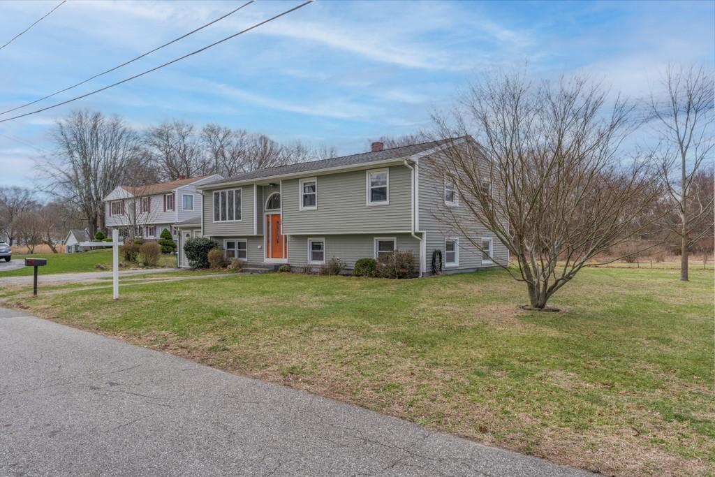 Buena Vista Ave, Warwick, RI 02889