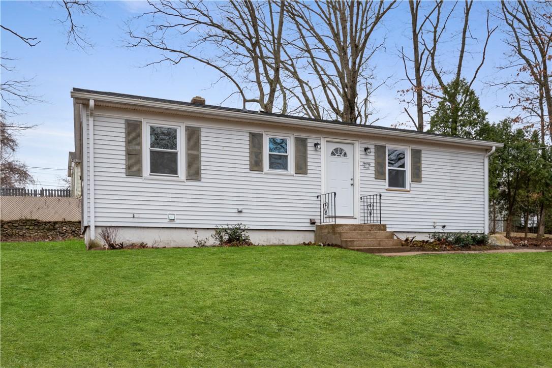 S Glen Dr, Coventry, RI 02816
