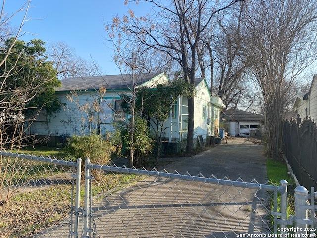 Elmo Ave, San Antonio, TX 78225